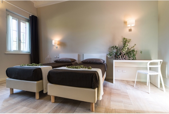 CAMERA DELUXE CILIEGIO